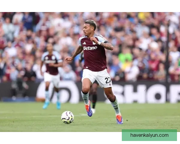 罗杰斯执教风格的战术分析与球队表现逐渐获得关注