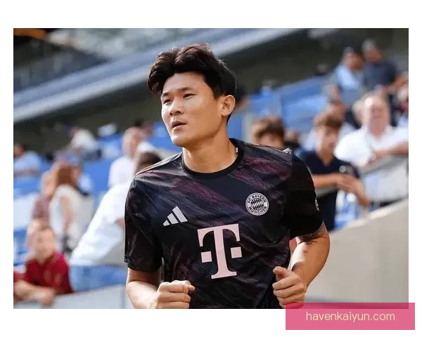 金玟哉在拜仁更衣室角色逐渐稳固，防守表现稳健备受期待